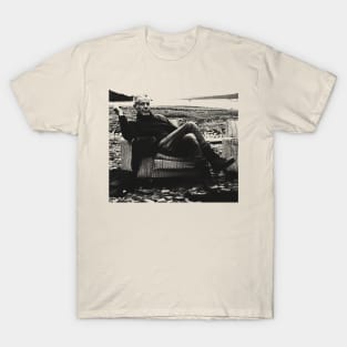 Anthony Bourdain sat on the Couch T-Shirt